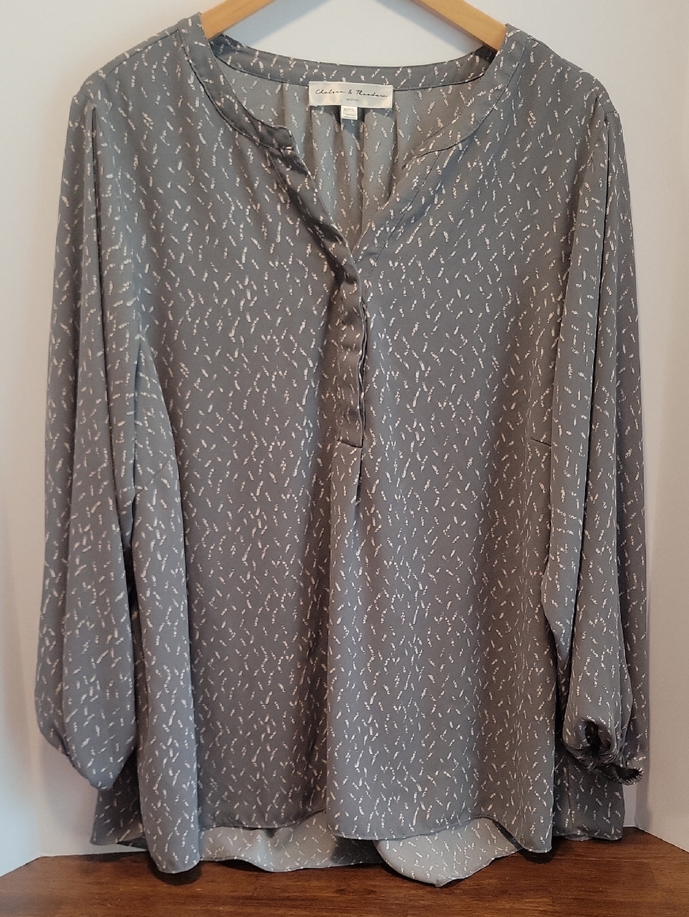 Chelsea & Theodore Womens Long Sleeve Plus Size 3X Blouse Gray w/ Cream Dash Dot